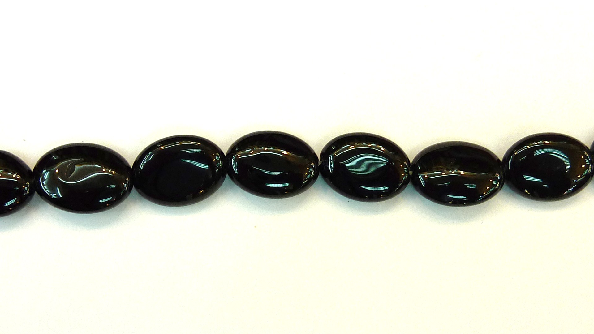 PG15 Fil de perle oval onyx noir
